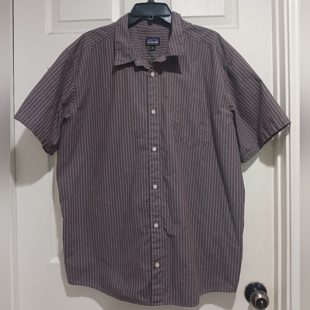 Patagonia Gray/Pink Casual Button Down Shirt 2XL